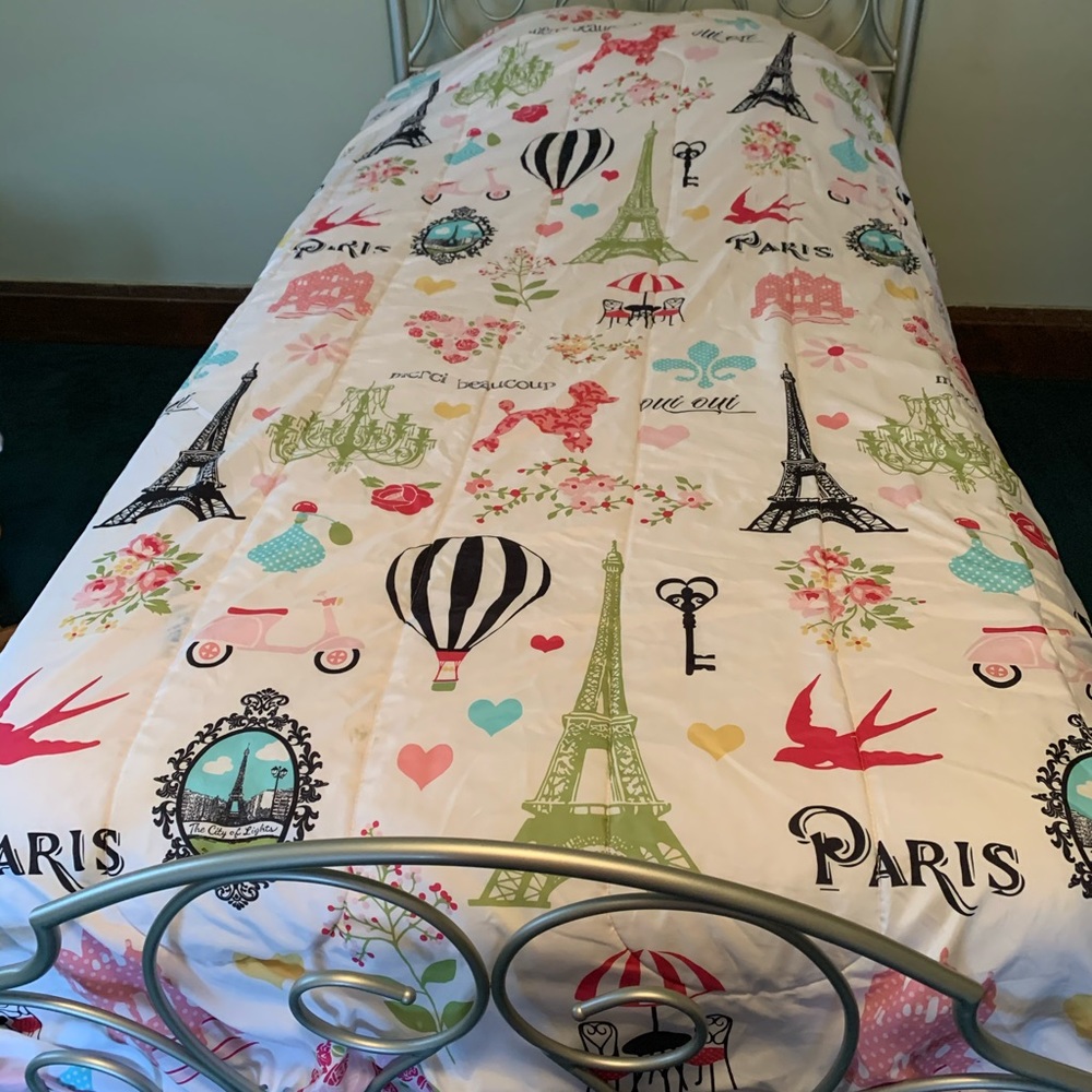 Twin comforter trip to Paris